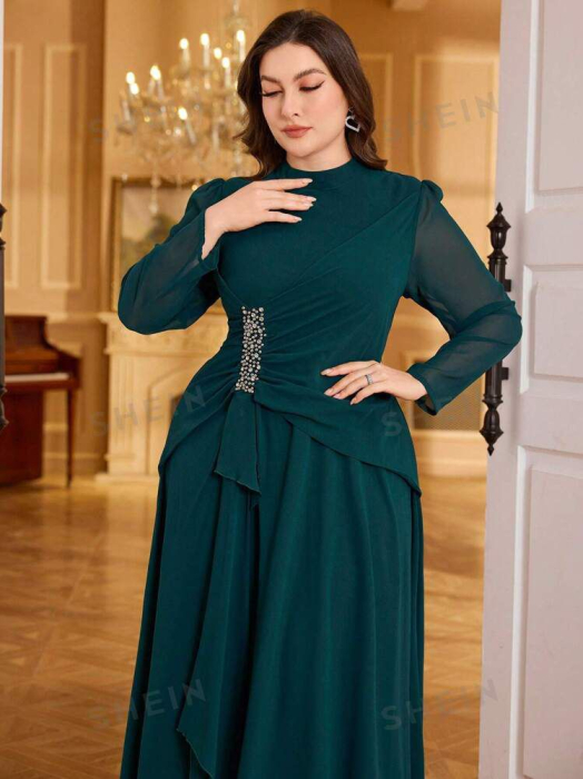 Rochie eleganta cu maneca lunga cu guler si aplicatii de margele si pietricele [2]