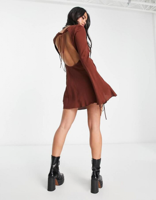 Rochie mini Bella cu spatele expus de culoare maro [3]