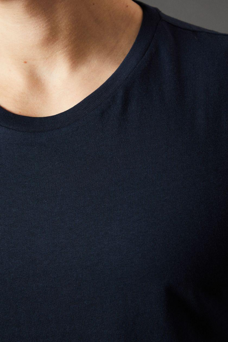 Tricou bleumarin cu decolteu rotund [3]