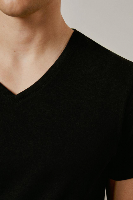 Tricou simplu cu decolteu in V [3]
