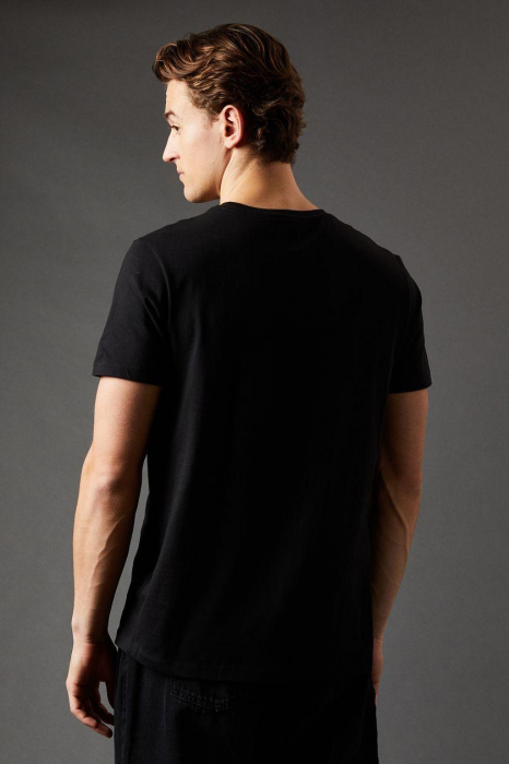 Tricou simplu negru [3]