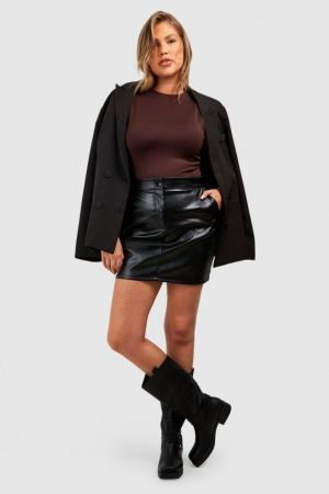 FEMEI - PLUS Fusta din piele artificială cu buzunare pe negru