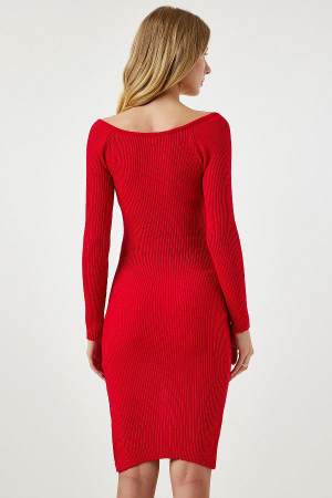 Rochie de damă cu guler pătrat [2]