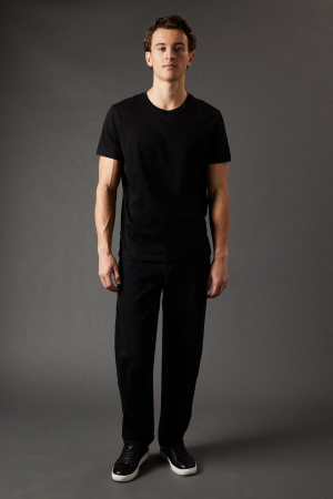 MAIOURI/TRICOURI - Tricou simplu negru