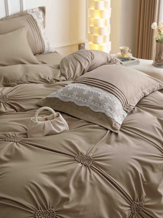 Lenjerie de Pat Dublu, Bumbac Finet, Inimi Brodate, 6 piese, Crem Inchis Jojo C567 [3]