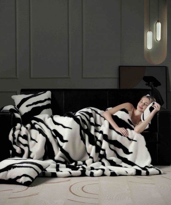 Patura pat Dublu Blanita tip Nurca Artificiala Super Pufoasa 200x230 C809 [5]