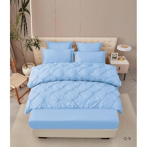 LENJERII DE PAT PREMIUM - Lenjerie de Pat Premium , două persoane , 6 Piese ,Bumbac Finet , cearceaf de pat 180x200 cu ELASTIC, Pliuri Brodate , Albastru deschis C1104