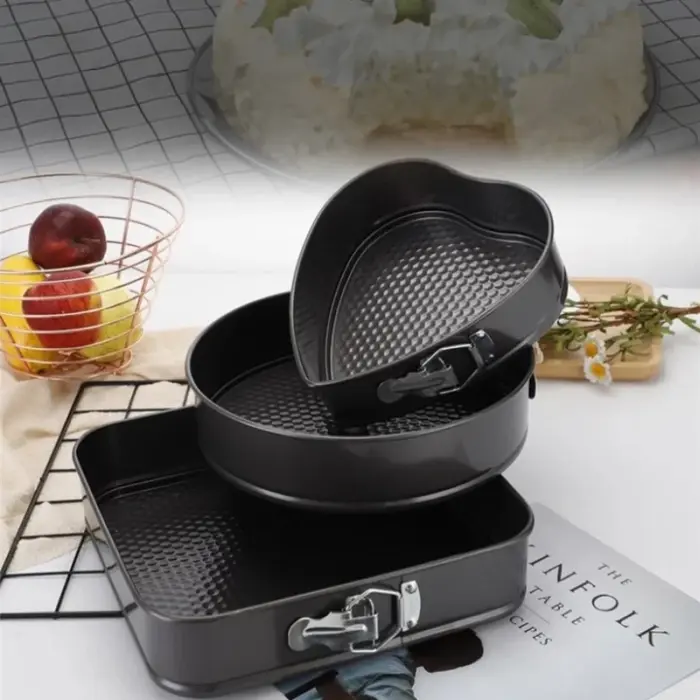 3 darabos tapadásmentes sütőforma készlet levehető oldalfallal – kerek, szív és téglalap alakú formák, szénacél, tartós és könnyen tisztítható [4]