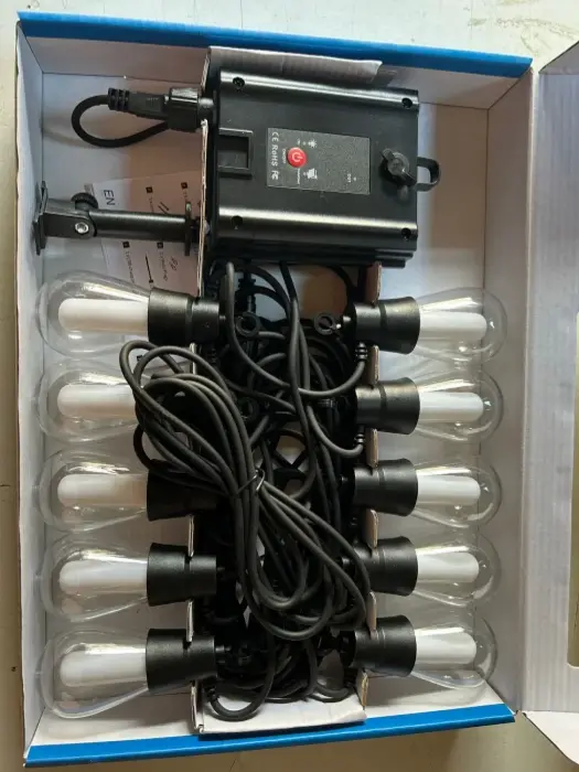 5M Napelemes LED Füzér IP44, 10 LED-del, Meleg Fény 3000K, Napelemes és USB Töltés, 1200mAh Akkumulátor, Több mint 6 Óra Üzemidő, 2 Felszerelési Lehetőség – Ideális Kertekbe, Teraszokra és Rendezvénye [5]