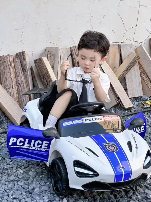 Elektromos rendőrautó gyerekeknek 2-5 éveseknek, 6V, 3 sebesség, 86 x 56 x 39 cm, távirányító [4]