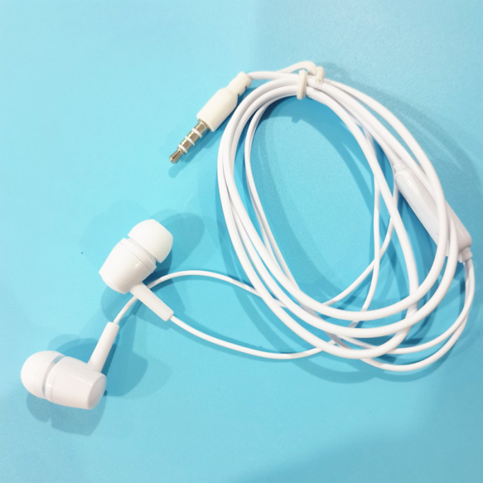 Vezetékes fülhallgató 3.5 mm jack csatlakozóval, sztereó basszus hangzás, beépített mikrofon és vezérlő, vízálló kialakítás, tartós ABS anyag [3]