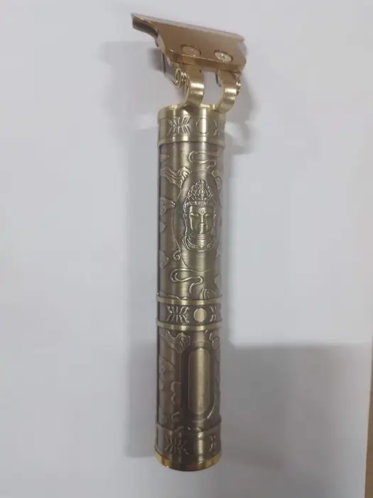 WA-08155 Haj- és Szakállnyíró Teljes Kiegészítőkkel, 18650 mAh Akkumulátorral, 180 perces Használati Idő, 4 Fésűhossz, Ideális Otthoni és Profi Szalon Használatra [3]