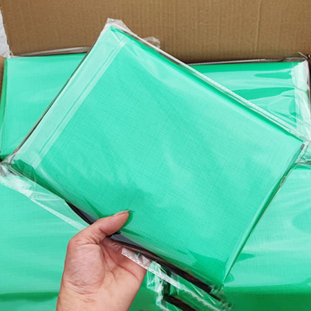 Kertészeti ültető alátét 75×75 cm, vízálló és strapabíró, szennyeződés- és vízvédelem, könnyen tisztítható, összecsukható, csúszásmentes [2]