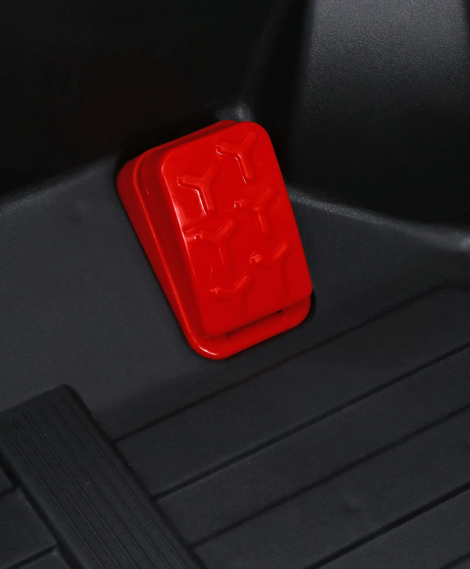 Gyermek elektromos autó Jeep, távirányítóval, Bluetooth és zene funkcióval, világító szélvédő, műanyag kerekek, 85×61×54 cm, piros [9]