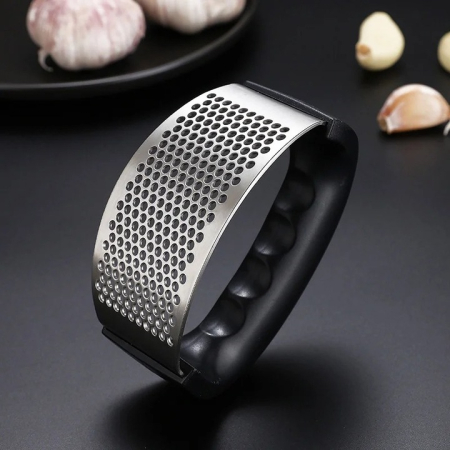 Casa si Bucatarie - Presă manuală pentru usturoi și ghimbir, inox + PP, design ergonomic, bază anti-alunecare, 10.2 x 7.2 cm, negru