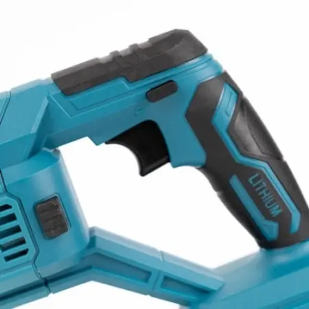 Szablyafűrész, 2 × 48V 5000 mAh akkumulátorral, önzáró tokmánnyal, 4 különböző fűrészlappal, 1 töltővel, kompakt hordtáskával, kék színben [3]