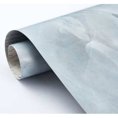 Öntapadós PVC tapéta szürke márvány mintával 60×300 cm, víz- és kopásálló, vastag és tartós, könnyű felhelyezés, falra és bútorra [3]