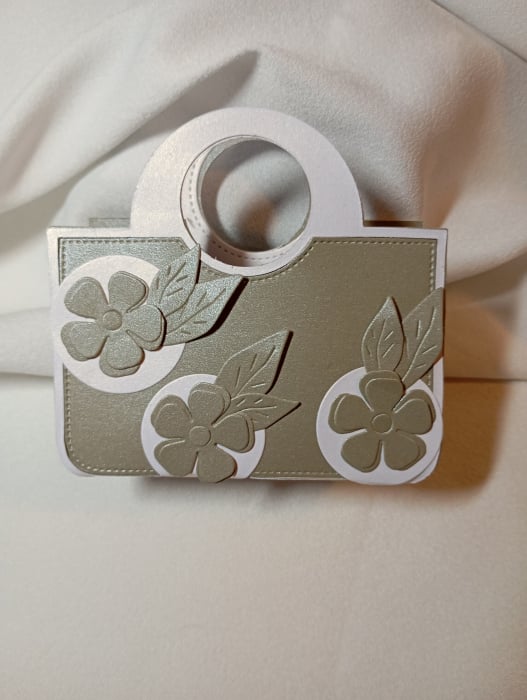 Cutiuta bijutwrii tip gentuta 12*8.3*4 cm [3]