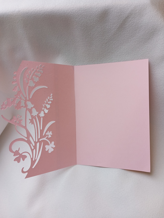 Felicitare eleganta roz cu flori de primavara [2]