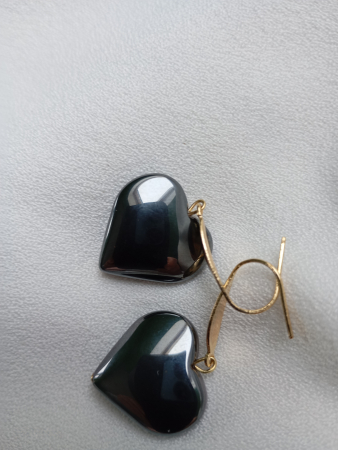 Bijuterii - Cercei Inimioara de Hematit negru 2cm cu tortite placate cu aur 18K