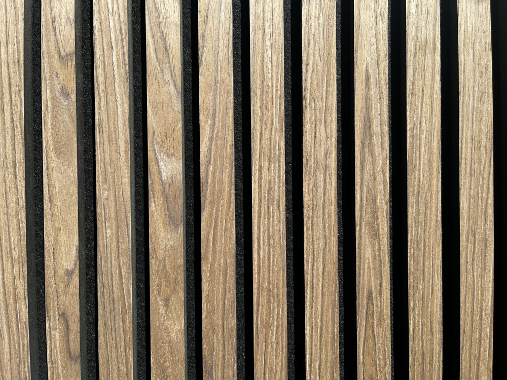 Panou acustic lamelar din MDF pe fetru, 2400 x 600 x 21 mm, Nuc [8]