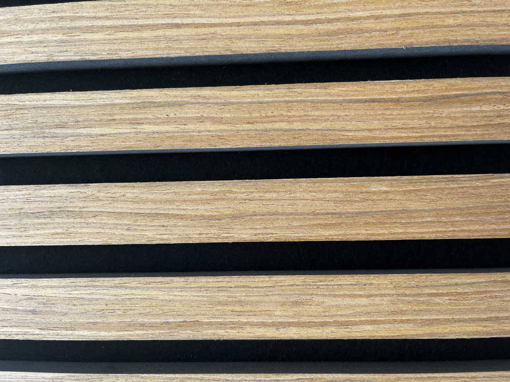 Panou acustic lamelar din MDF pe fetru, 2400 x 600 x 21 mm, Tec [3]