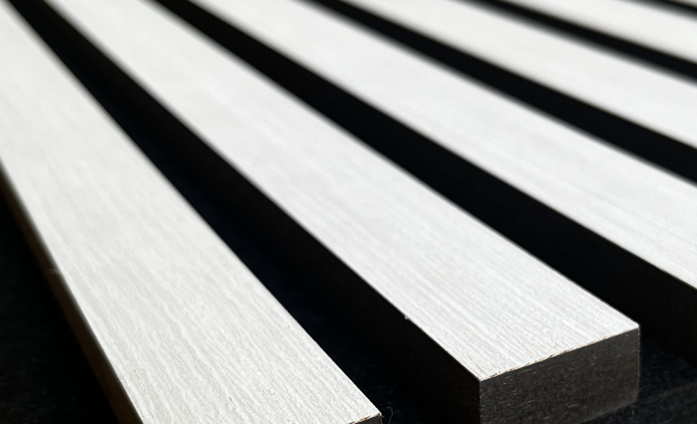 Set 4 buc - Panouri acustice lamelare din MDF pe fetru, Alb, 600 x 600 x 21 mm/bucată, total 1,44 m² [9]