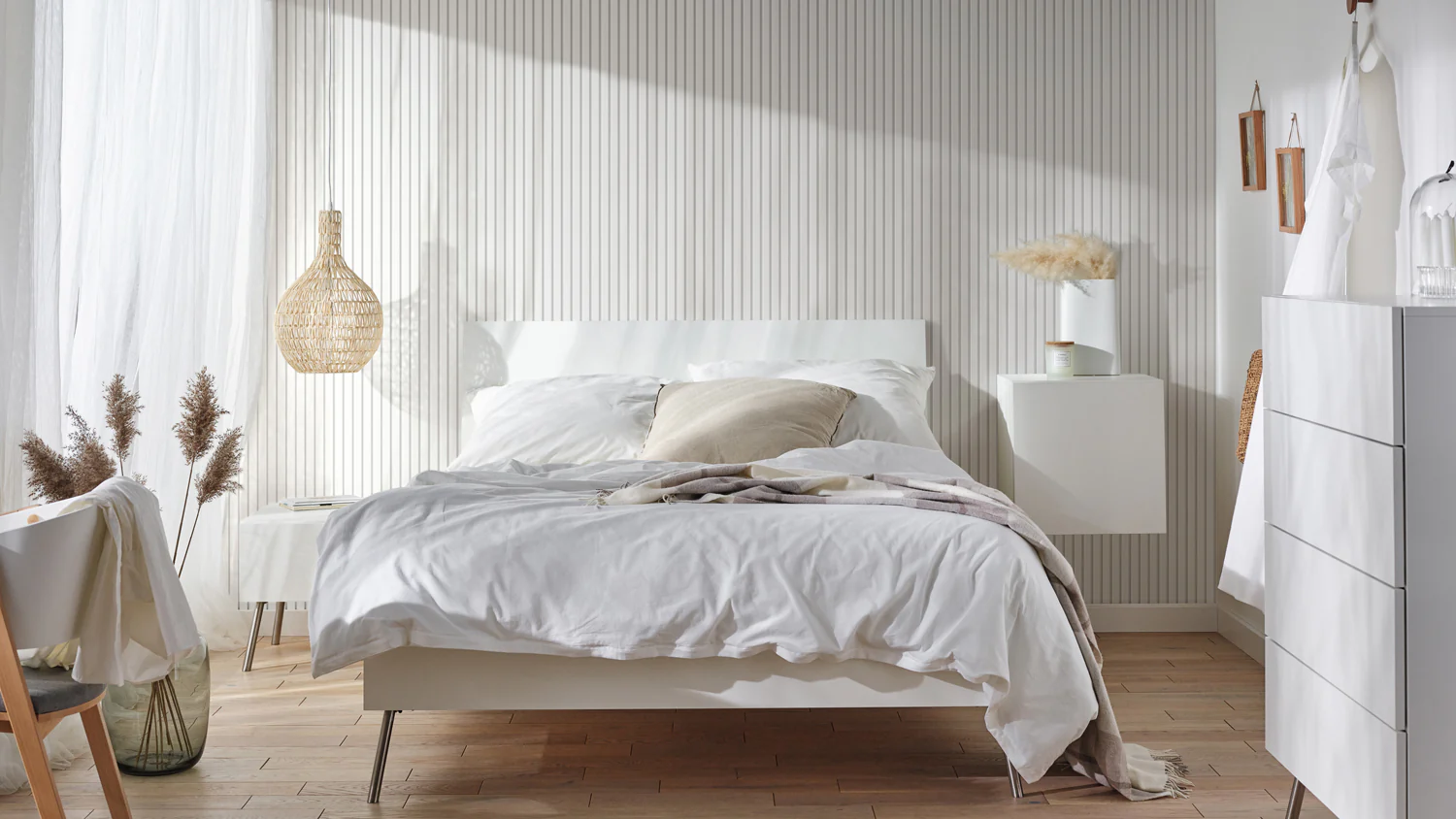 Premium - Panou decorativ 3D interior VOX Linerio, decor Albă - 5,17 mp/cutie (16 bucăți), 2650×122×12 mm, Polistiren Extrudat XPS