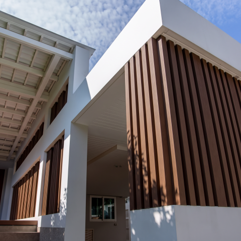 Profile si accesorii Lambriuri PVC Exterior - Set 5 buc - Profile structurale dreptunghiulare WPC co-extrudate, D7504, Maro inchis, 2800 x 58 x 39 mm/bucată, total 14 ml