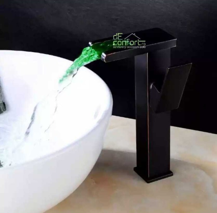 Baterie lavoar antichizata cu led Preston cascada [4]