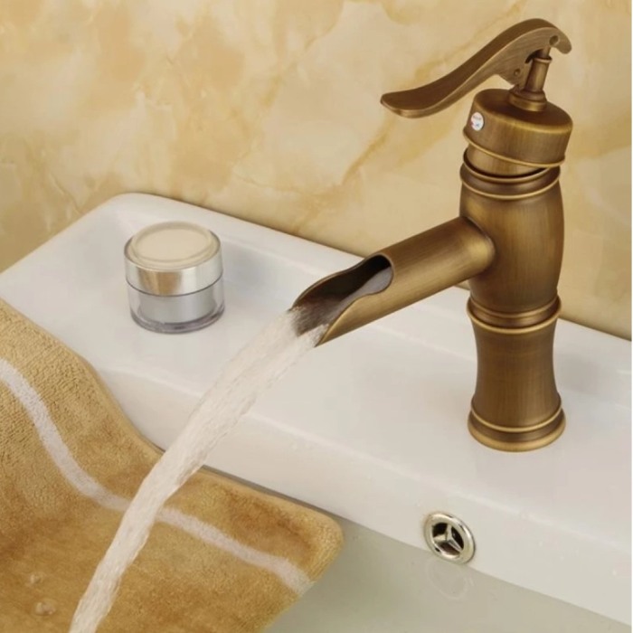Baterie retro bronz montare chiuveta Spring [2]
