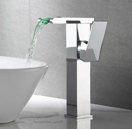 Baterie lavoar led cromata Preston cascada [2]
