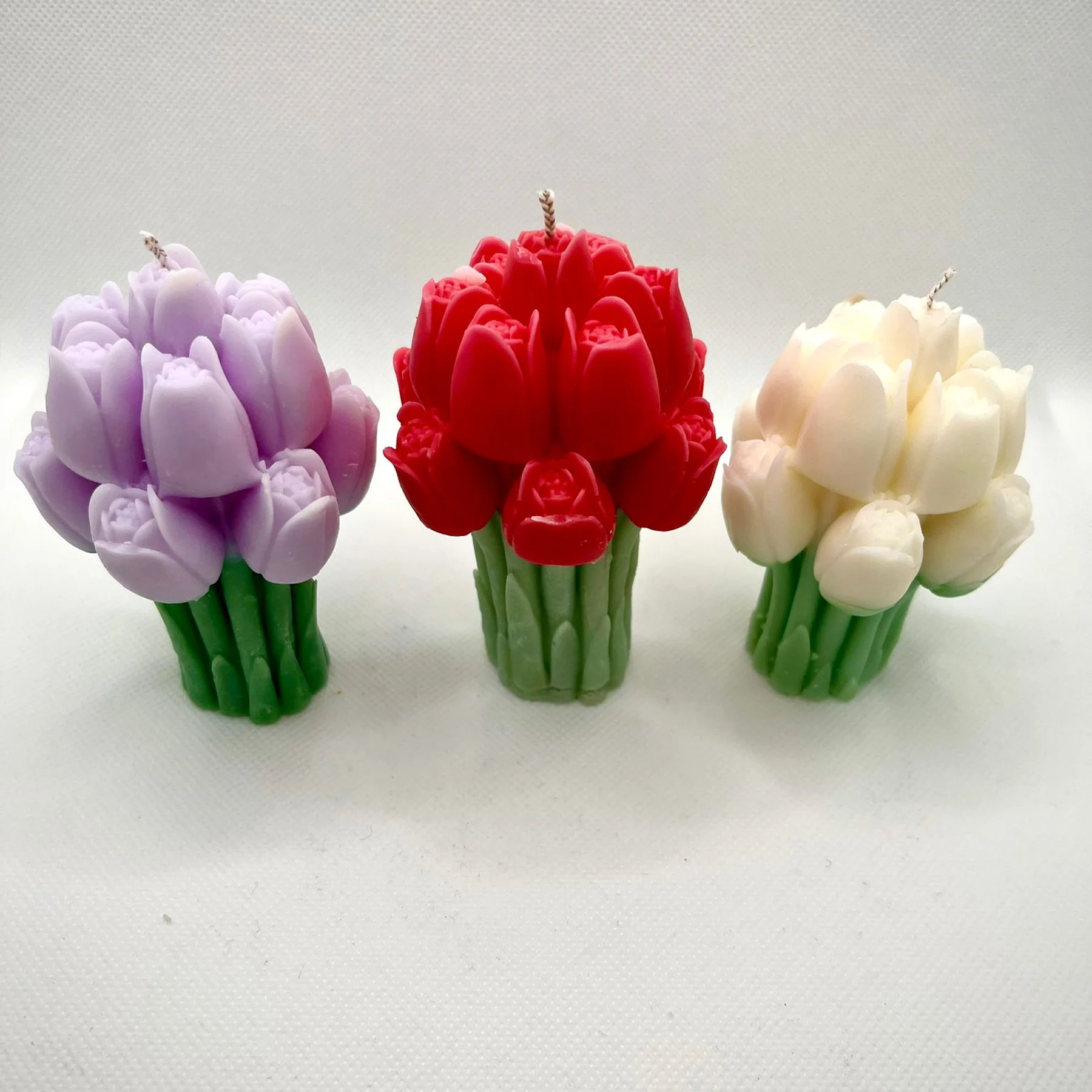 Buchet de lalele din ceară naturală de soia – lumânare decorativă handmade, elegantă și parfumată [3]