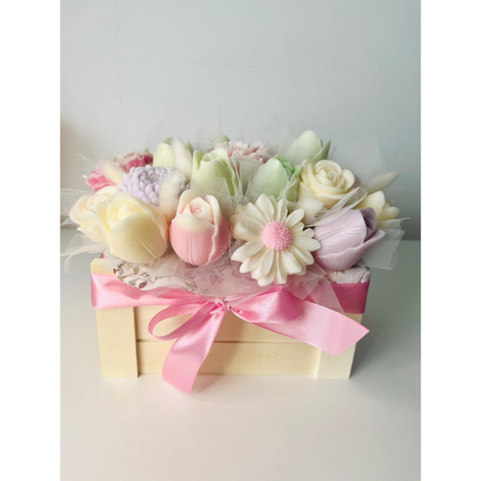 Aranjament floral din ceară de soia în cutie de lemn – decor elegant cu flori uscate, cadou premium [2]