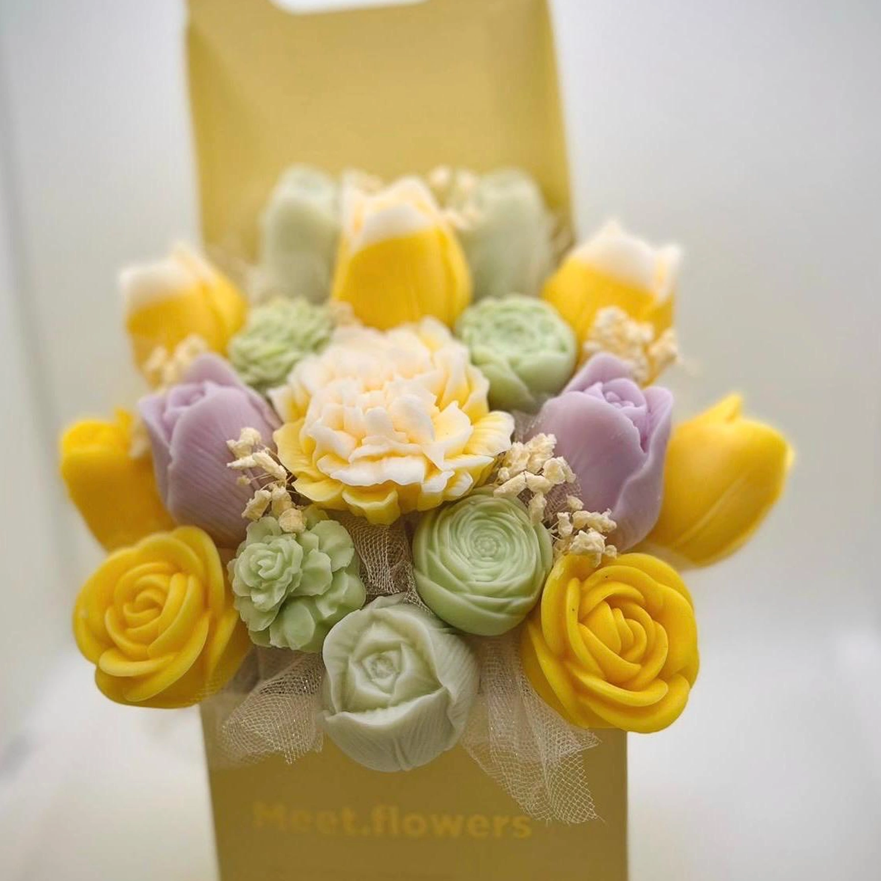 Aranjament floral din ceară de soia în cutie inalta – flori decorative premium cu flori uscate, cadou elegant [2]