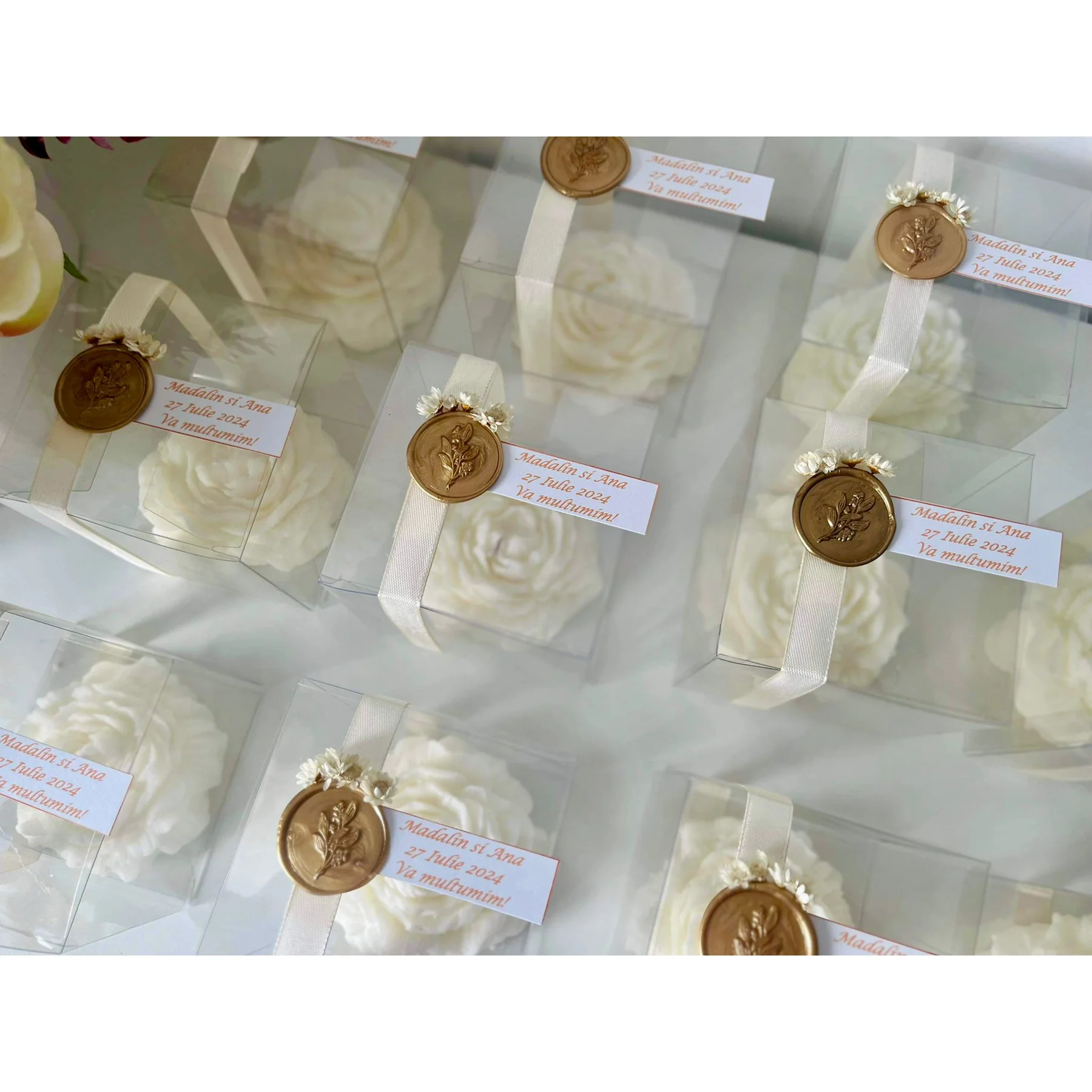 Mărturii din ceară de soia naturală – Lumânări floare handmade în cutie elegantă [2]