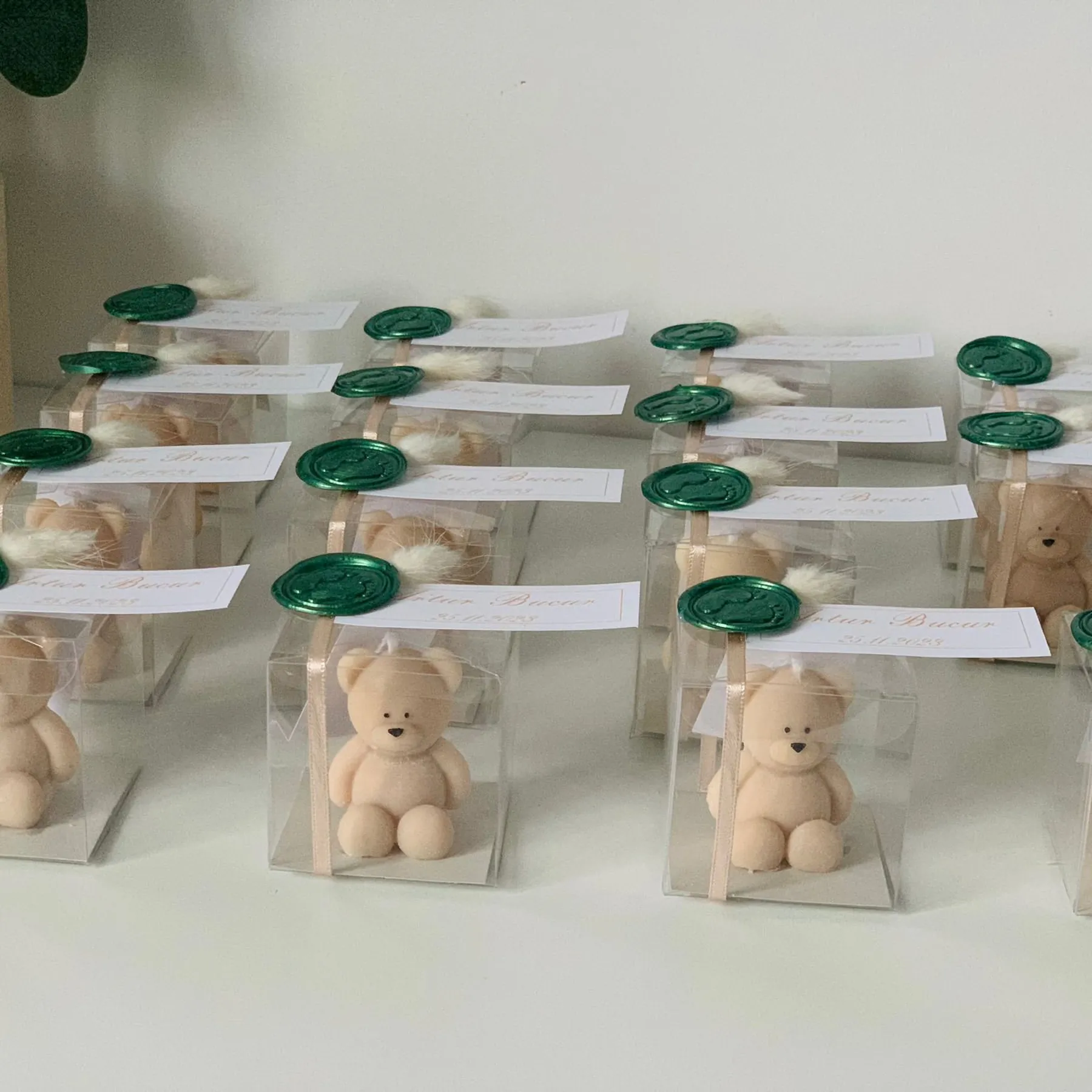 Mărturii din ceară de soia naturală – Lumânări ursulet handmade în cutie elegantă [3]