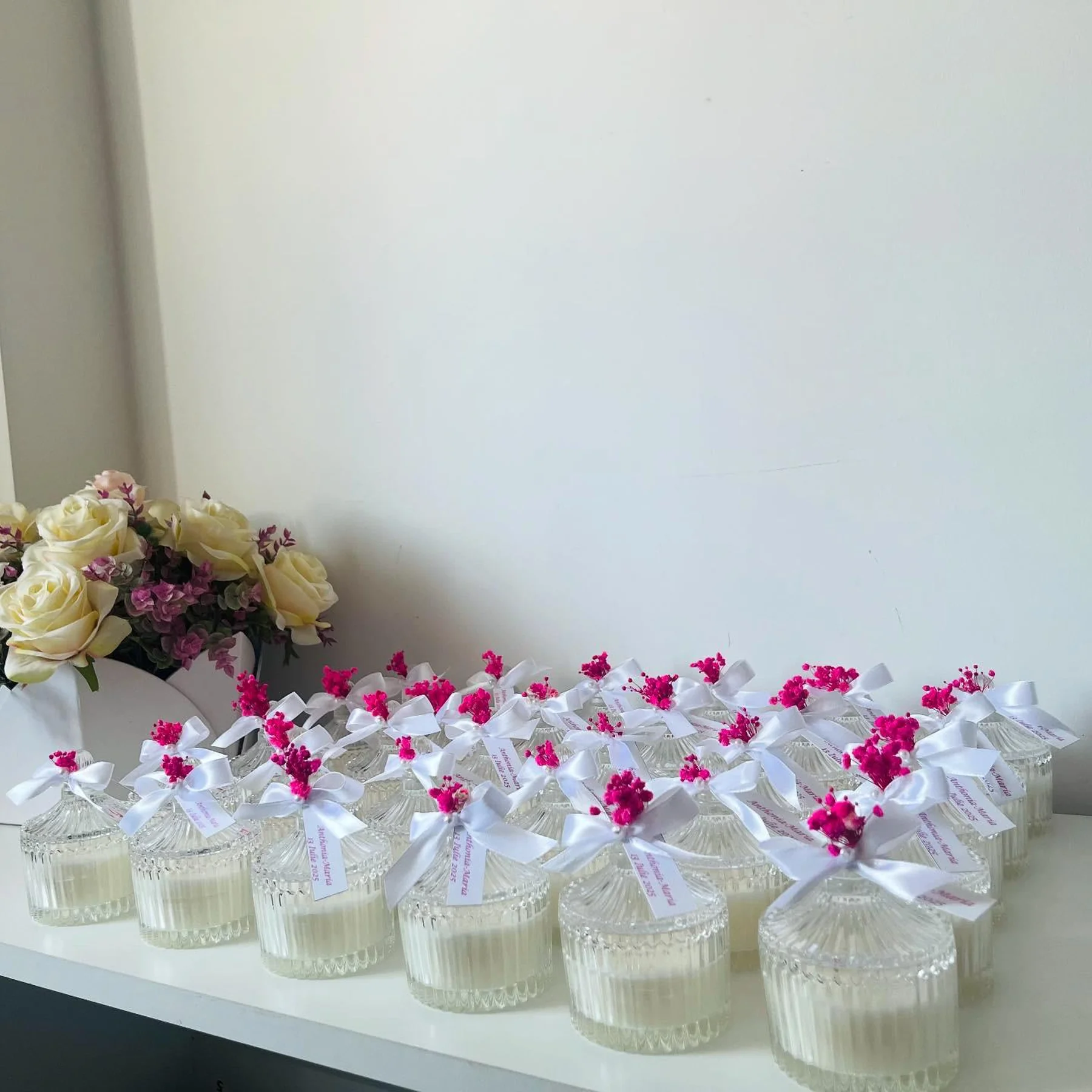 Marturii ceara soia handmade pentru evenimente speciale - Mărturii elegante din ceară de soia naturală, în vas de sticla cu flori naturale uscate, panglica si sigiliu Cadoul perfect pentru nuntă sau botez.