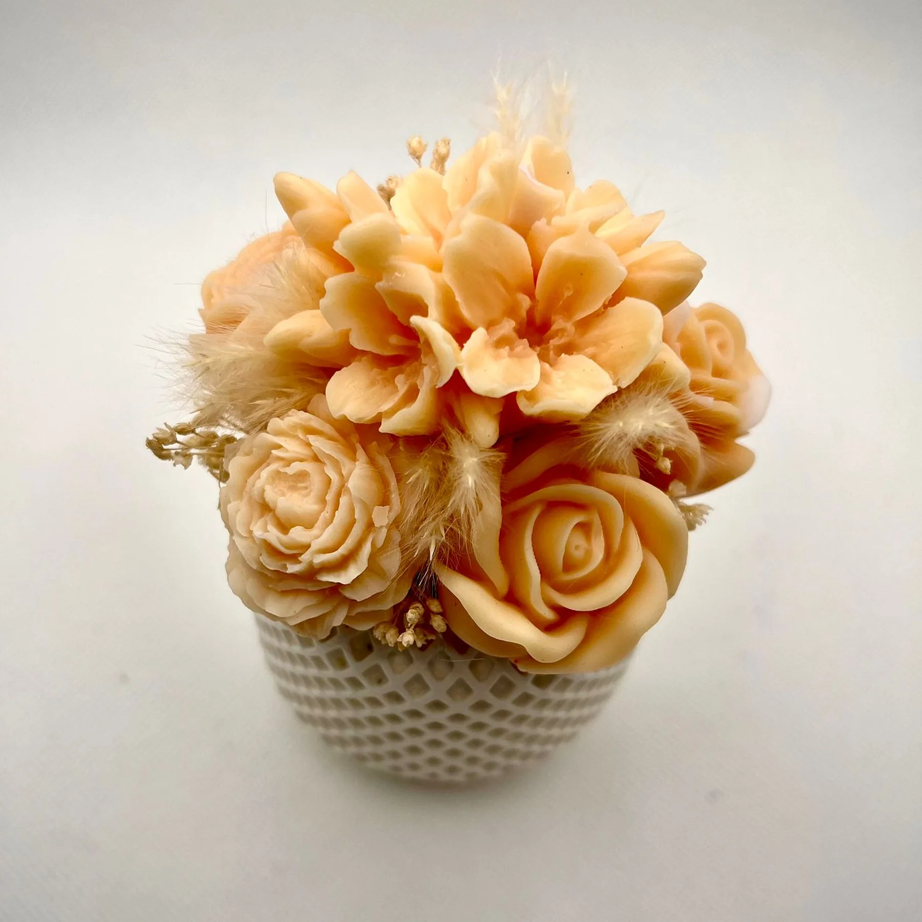 Aranjamente flori din ceara - Aranjament floral din ceară de soia în vas ceramic – flori decorative premium cu flori uscate, cadou elegant