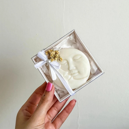 Marturii ceara soia handmade pentru evenimente speciale - Mărturii din ceară de soia naturală – Lumânări soare si luna handmade în cutie elegantă