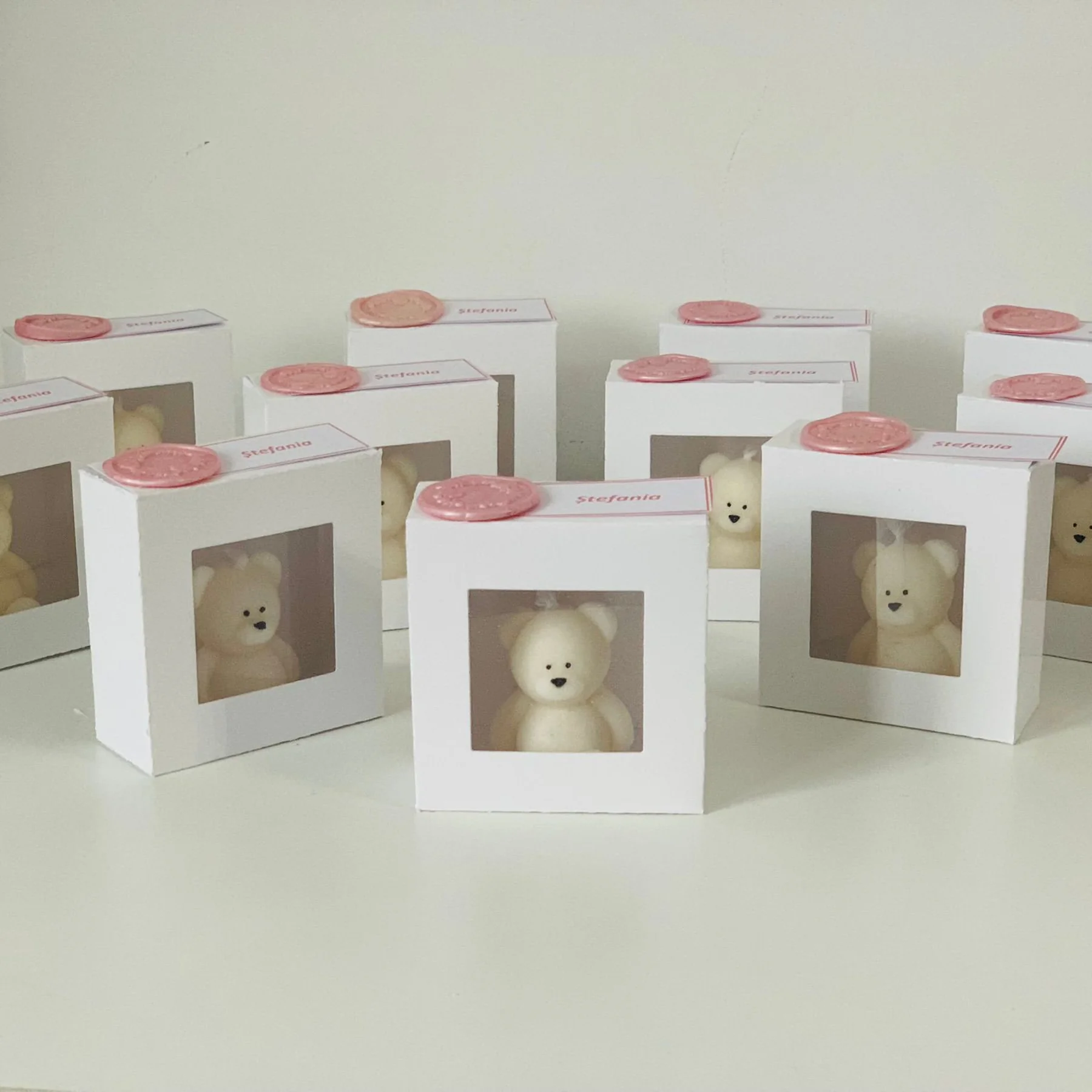 Marturii ceara soia handmade pentru evenimente speciale - Mărturii parfumate din ceară de soia, model ursulet – eleganță naturală pentru evenimente speciale