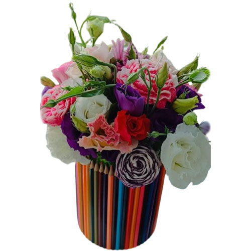 Aranjament din flori naturale in suport creioane colorate [1]