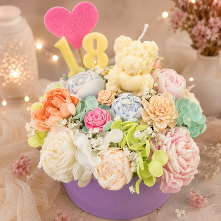Cadouri personalizate - Aranjament floral aniversare majorat