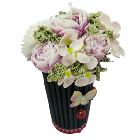 Aranjamente flori din ceara de soia - Aranjament creioane negre cu flori din ceara de soia mov