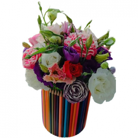 Aranjamente flori naturale - Aranjament din flori naturale in suport creioane colorate