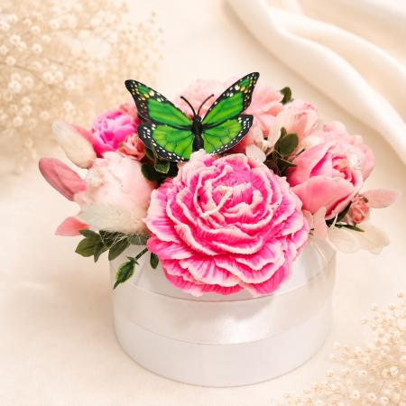 Aranjamente si decoratiuni florale - Aranjament floral din ceara de soia cu fluturas
