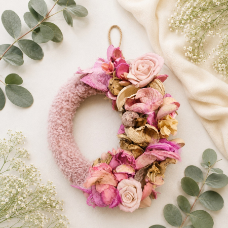 Decoratiuni - Coronita Handmade Furry Pink
