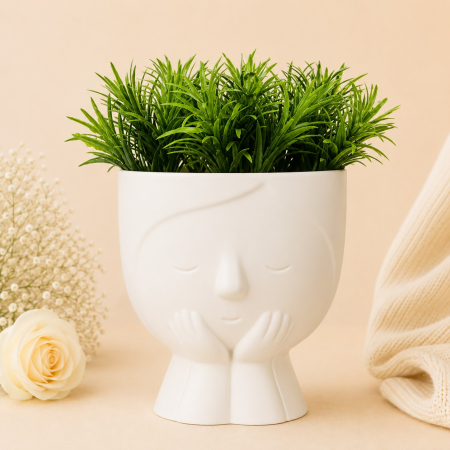 Aranjamente si decoratiuni florale - Ghiveci cu forma de chip si plante verzi decorative artificiale