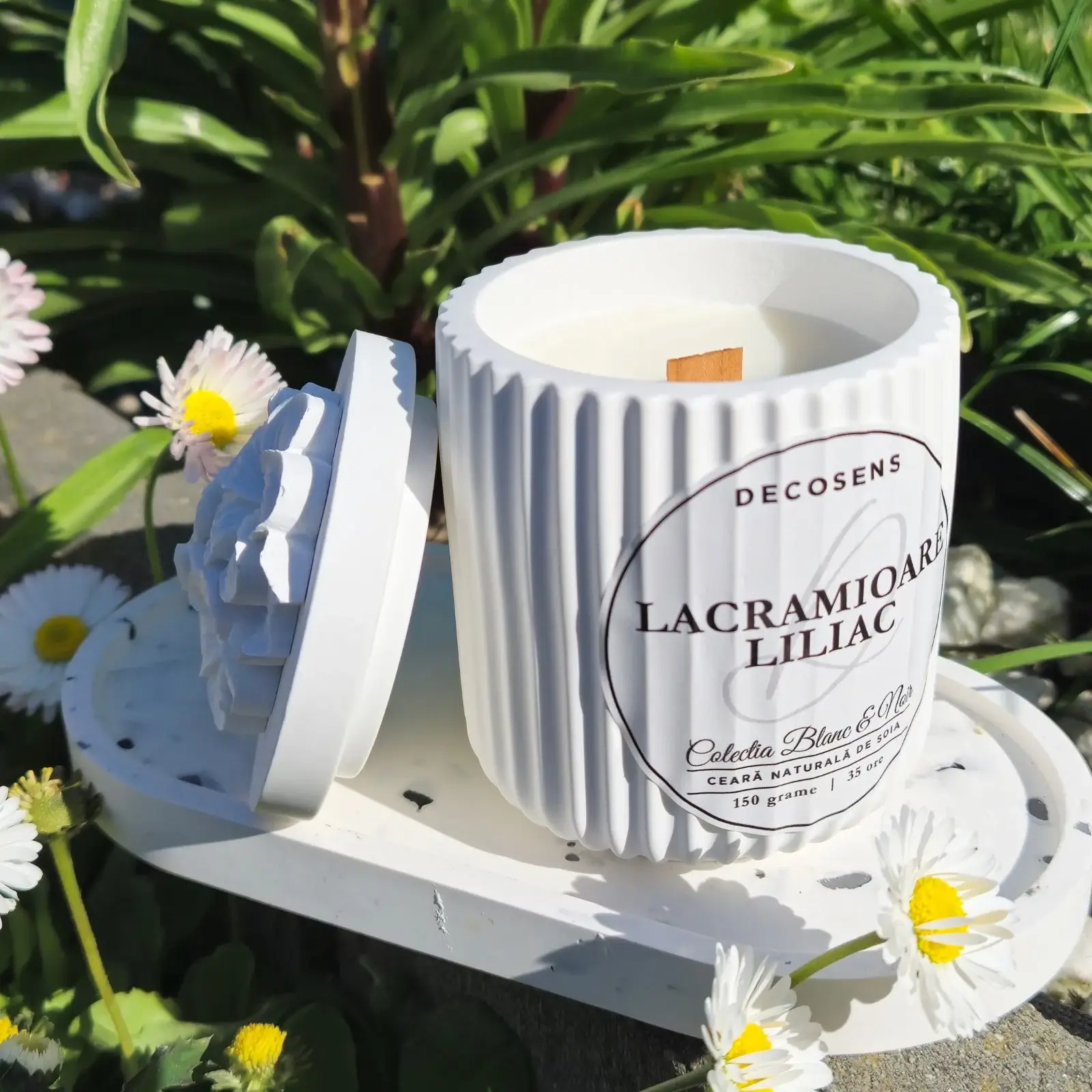 Lumânare parfumată  „Lăcrămioare-Liliac” - Colecția Blanc & Noir - 150 gr. [2]