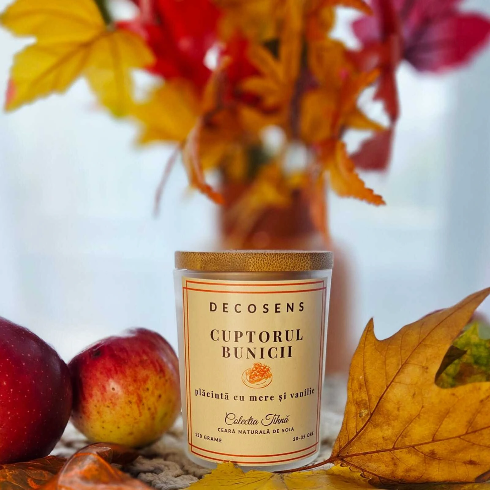Lumânare parfumată Cuptorul Bunicii - plăcintă cu mere și vanilie - Colecția Tihnă - 150 gr. - Decosens [4]